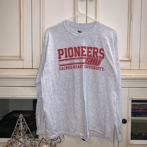 Sacred Heart University Long Sleeve💫 size L